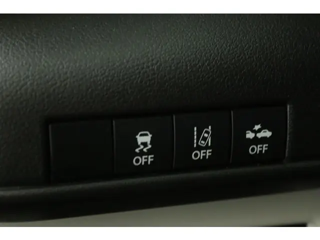 Suzuki Swift 1.2 Select Smart Hybrid 2025 Benzine 42