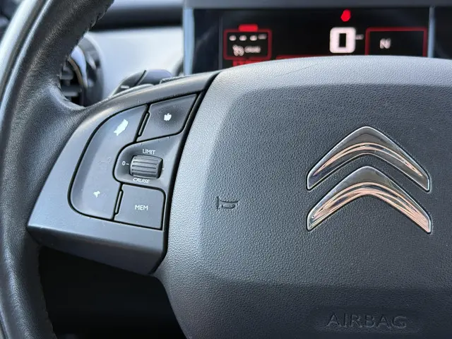 Citroën C4 Cactus 1.2 PureTech Feel 2017 Benzine 16