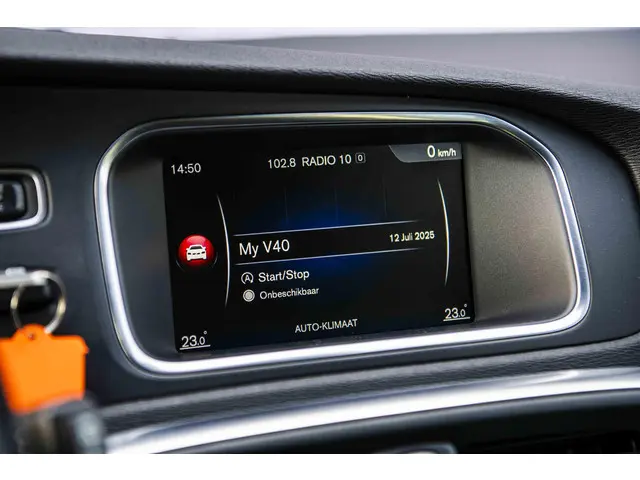 Volvo V40 1.6 T3 R-Design 2015 Benzine 24