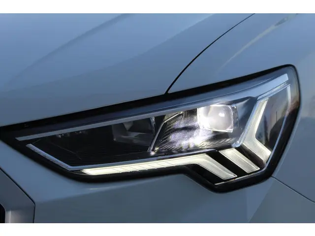 Audi Q3 35 TFSI Advanced edition 2024 Benzine 38