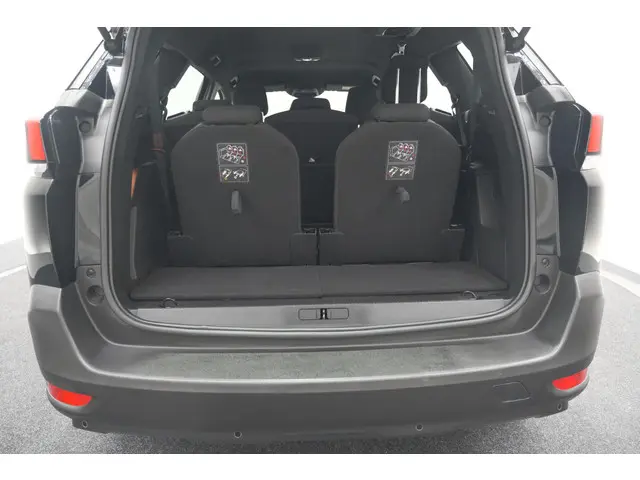 Peugeot 5008 PureTech 130 EAT8 Active Pack 2023 Benzine 66