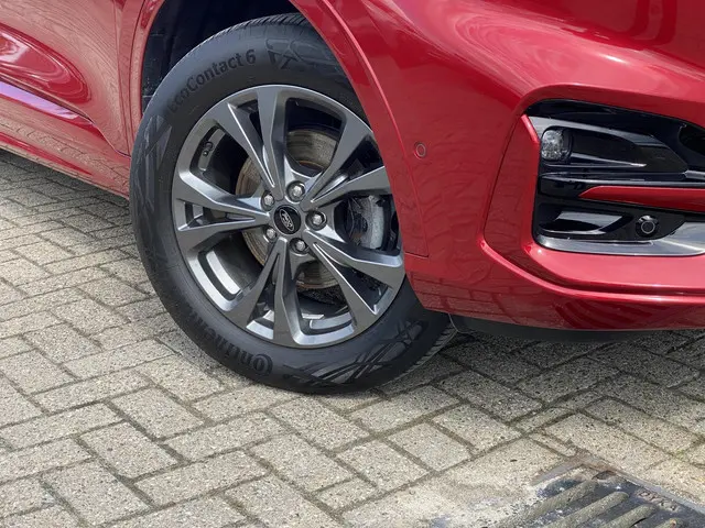 Ford Kuga 2.5 PHEV ST-Line X 2021 Hybride Benzine 2