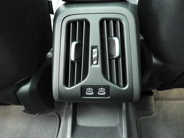 BMW X1 sDrive18i 2023 Benzine 19