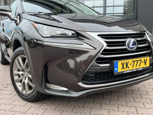 Lexus NX 300h 25th Edition 2015 Hybride Benzine 49