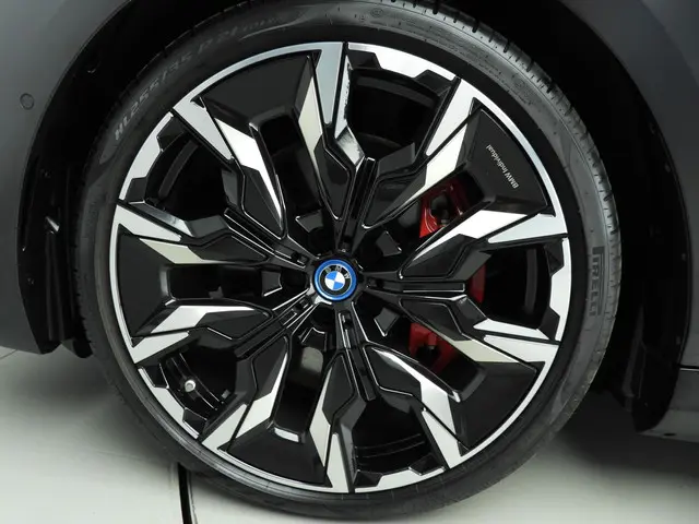 BMW i5 Sedan M60 xDrive 84 kWh 2025 Elektrisch 53