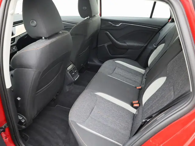 Škoda Kamiq 1.0TSI/110PK Business Edition 2021 Benzine 19