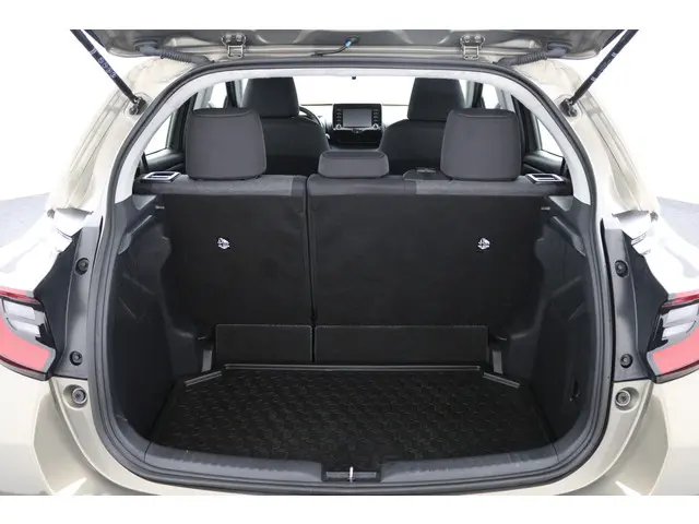 Toyota Yaris 1.5 Hybrid Dynamic 2022 Hybride Benzine 23