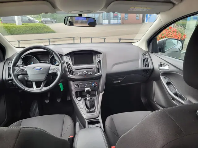 Ford Focus Wagon 1.0 Lease Edition 2017 Benzine 13