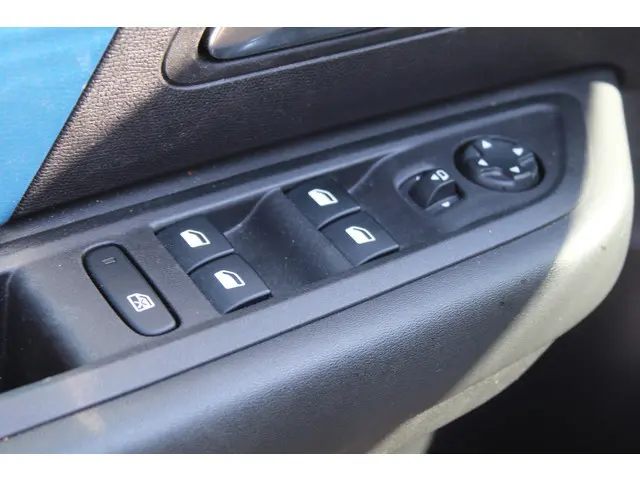 Citroën ë-C4 Shine 50 kWh//Navi//Leder//Camera!! 2021 Elektrisch 8