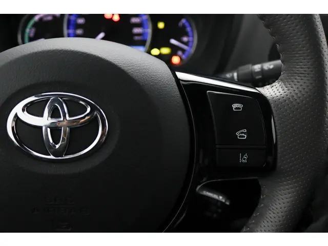 Toyota Yaris 1.5 Hybrid Dynamic 2016 Hybride Benzine 21