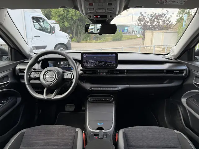 Jeep Avenger Longitude 54 kWh Aut. 2024 Elektrisch 17