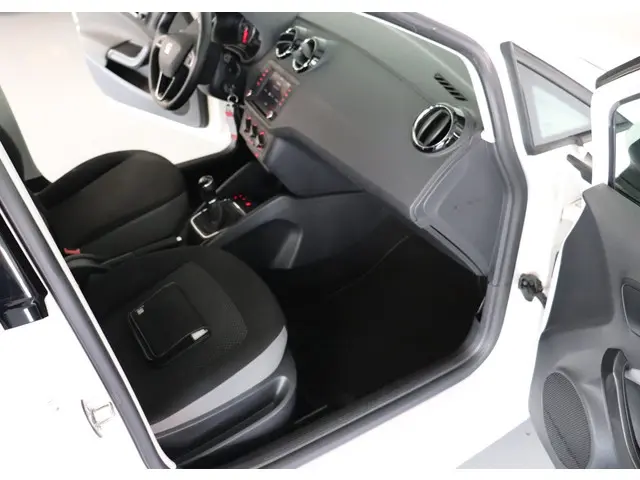 SEAT Ibiza ST 1.0 EcoTSI Style Connect 2015 Benzine 21