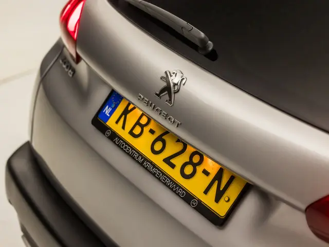 Peugeot 2008 1.2 PureTech Sport 2016 Benzine 28