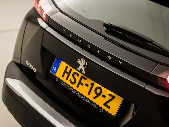 Peugeot 2008 1.2 PureTech Sport 2022 Benzine 24