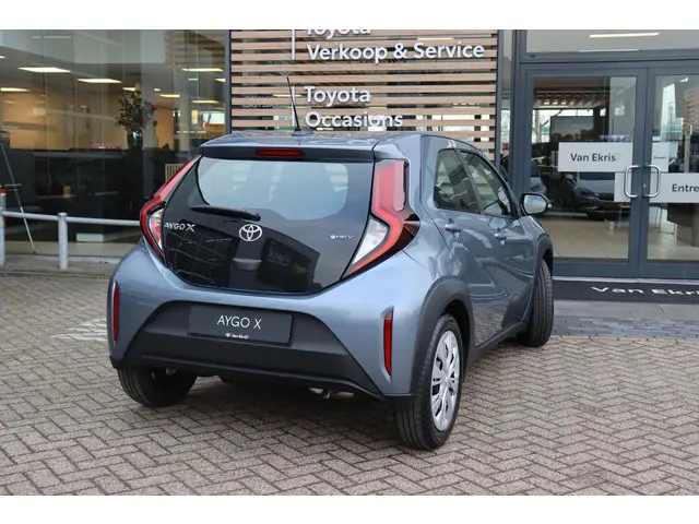 Toyota Aygo X Hybrid 115 Play 2026 Hybride Benzine 4