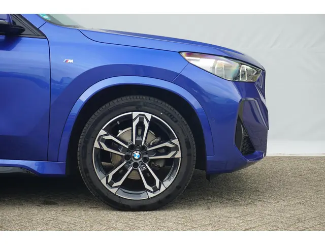 BMW X1 sDrive18i 2022 Benzine 4