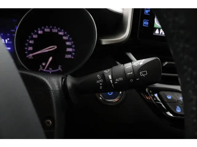 Toyota C-HR 1.8 Hybrid Active 2019 Hybride Benzine 37