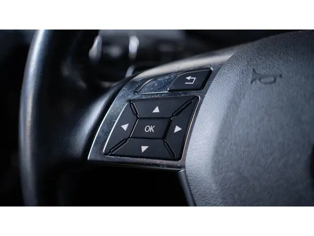 Mercedes-Benz G-Klasse 500 2017 Benzine 25