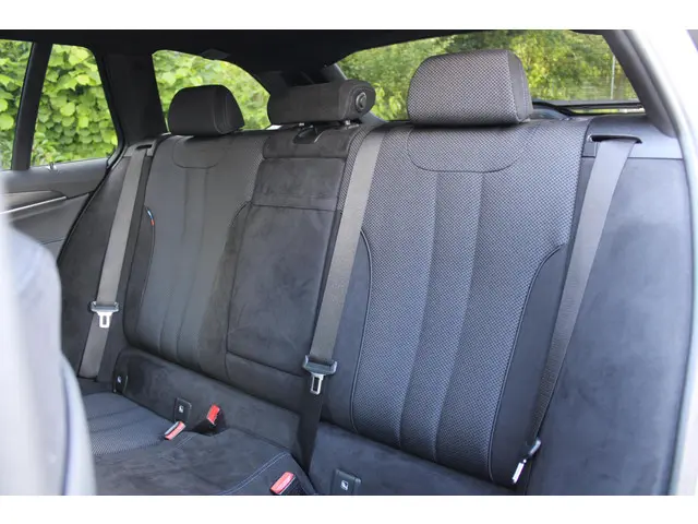 BMW 5 Serie Touring 520i 2022 Benzine 24