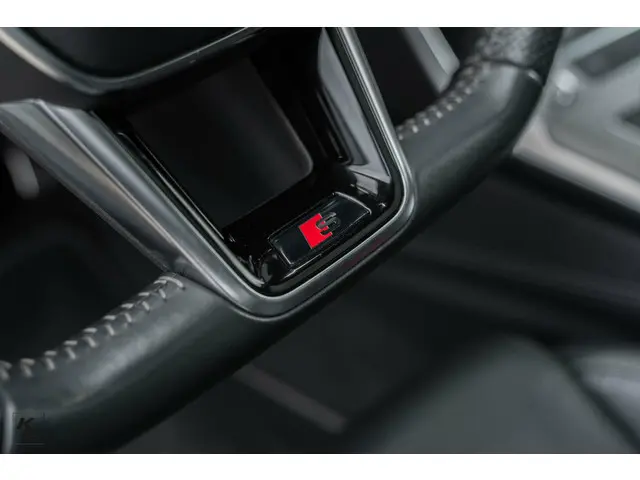 Audi A6 Avant 45 TFSI | 2019 Quattro | S-line 2019 Benzine 35