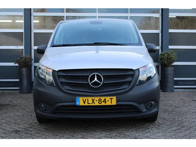 Mercedes-Benz Vito 2
