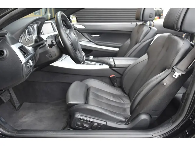 BMW 6 Serie Cabrio 640xi High Executive 2013 Benzine 17