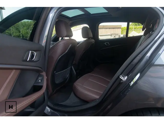 BMW 1 Serie 118i M-Sport | Pano | Leer 2021 Benzine 41