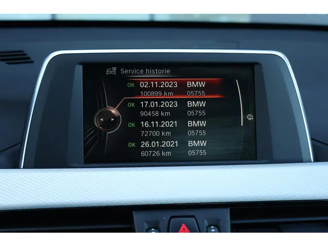 BMW X1 xDrive20i Executive 2017 Benzine 29