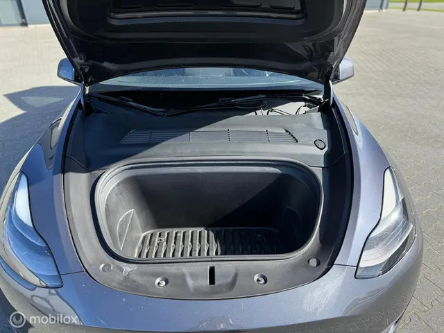 Tesla Model Y Long Range AWD 75 kWh 2021 Elektrisch 9