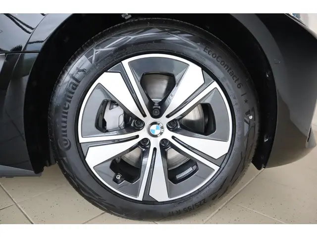 BMW i4 eDrive35 2025 Elektrisch 6