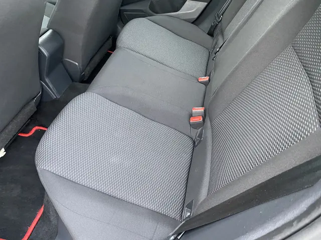 Volkswagen Polo 1.0 MPI Comfortline 2018 Benzine 24