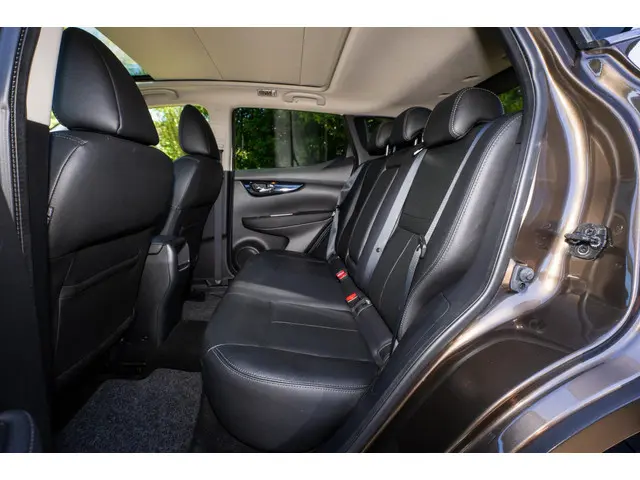 Nissan QASHQAI 1.2 Tekna 38.600 km + NAP 2014 Benzine 14