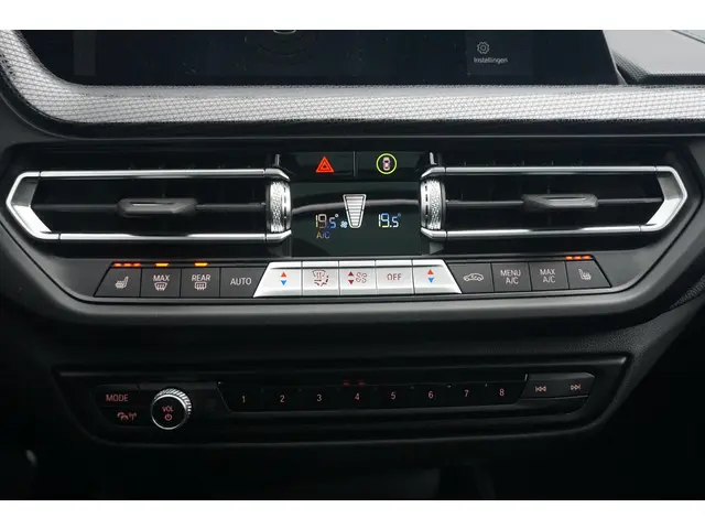 BMW 1 Serie 5-deurs M135i xDrive 2025 Benzine 22