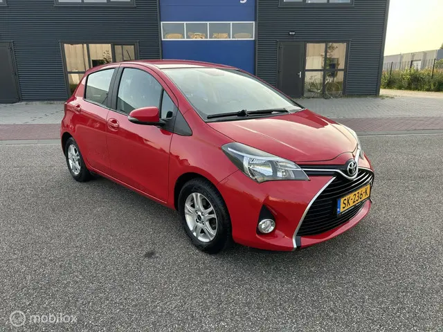 Toyota Yaris 1.0 VVT-i Aspiration 2015 Benzine 2