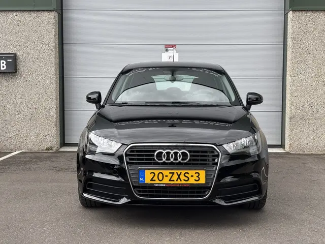 Audi A1 Sportback 1.2 TFSI Attr 2012 Benzine 2