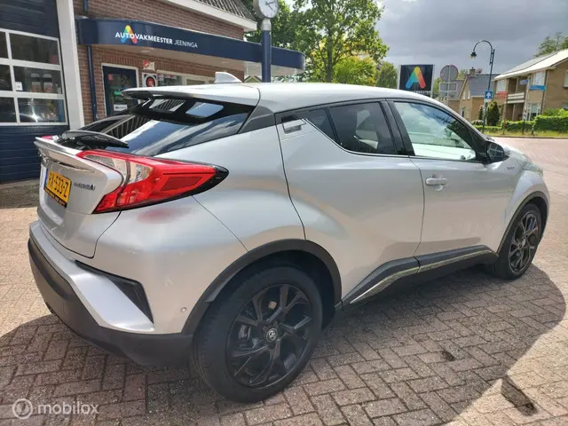 Toyota C-HR 1.8 Hybrid Black Edition 2018 Hybride Benzine 6