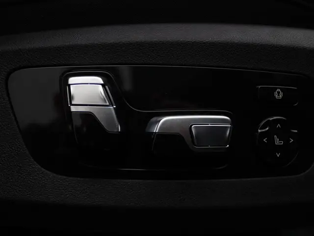 BMW XM 50e 2025 Hybride Benzine 33