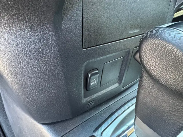 Mitsubishi Pajero 3.5 DI- Instyle 2016 Benzine 26