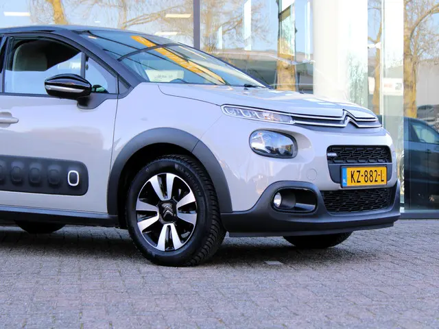 Citroën C3 1.2 PureTech Shine 2017 Benzine 10
