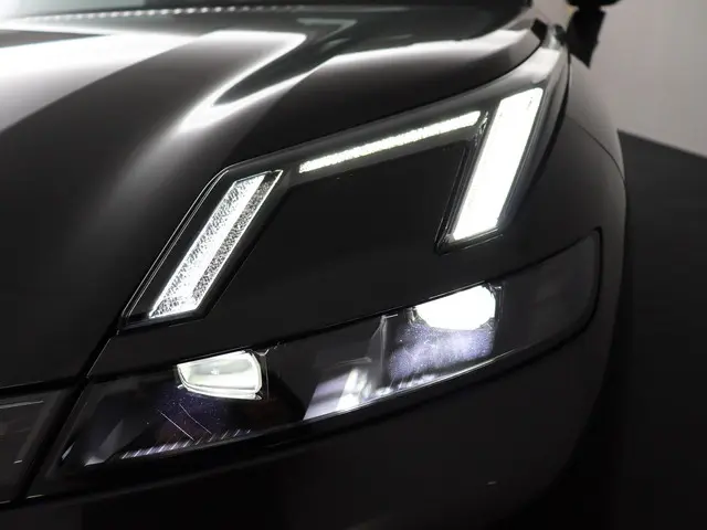 Lynk & Co 08 1.5 More 2025 Hybride Benzine 14