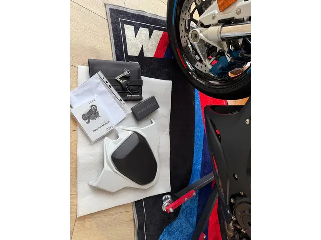 BMW S 1000 RR Sport 2024 Benzine 19