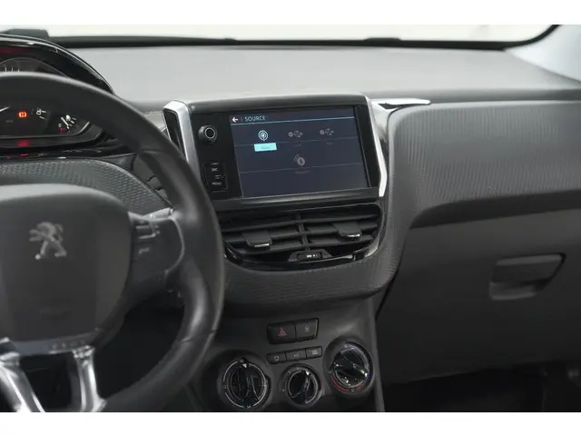 Peugeot 208 PureTech 82 Signature 2019 Benzine 47