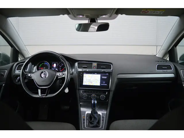 Volkswagen e-Golf E-Golf 2018 Elektrisch 12