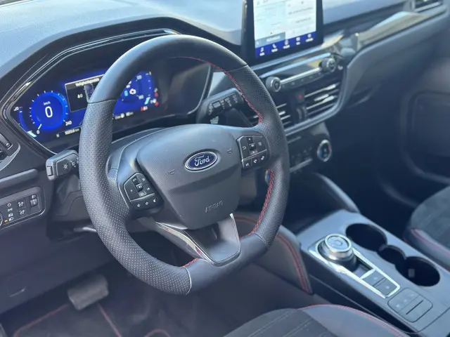 Ford Kuga 2.5 PHEV ST-Line 2024 Hybride Benzine 17