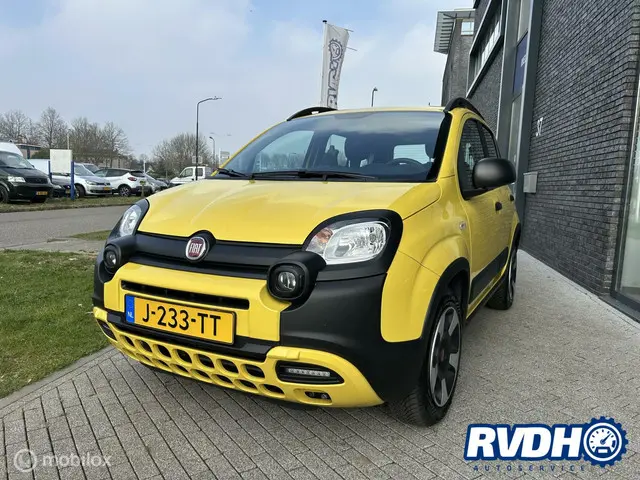 Fiat Panda 1.0 Hybrid City Cross 2020 Benzine 10