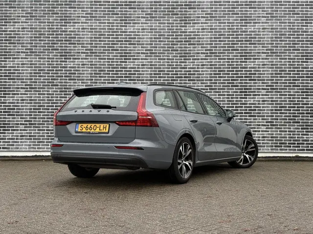 Volvo V60 B3 Essential 2023 Benzine 4