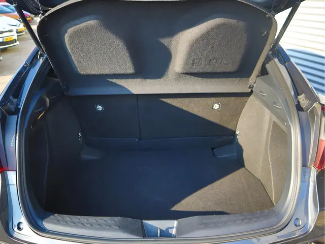 Toyota C-HR 1.8 Hybrid Dynamic 2021 Hybride Benzine 22