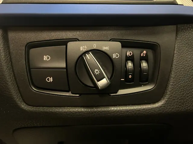 BMW 3 Serie 330i M Sport Edition 2018 Benzine 18