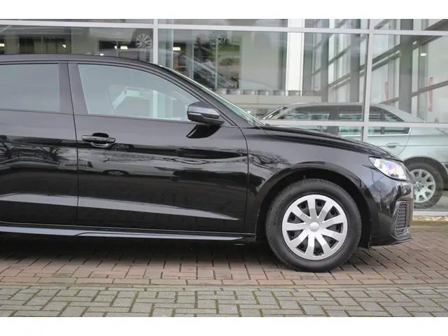 Audi A1 Sportback 25 TFSI Adv. ed. 2023 Benzine 4