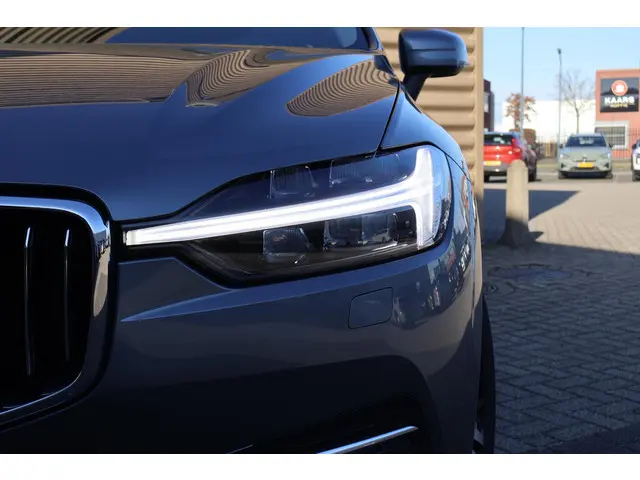 Volvo XC60 T8 AWD Inscription 2021 Hybride Benzine 4